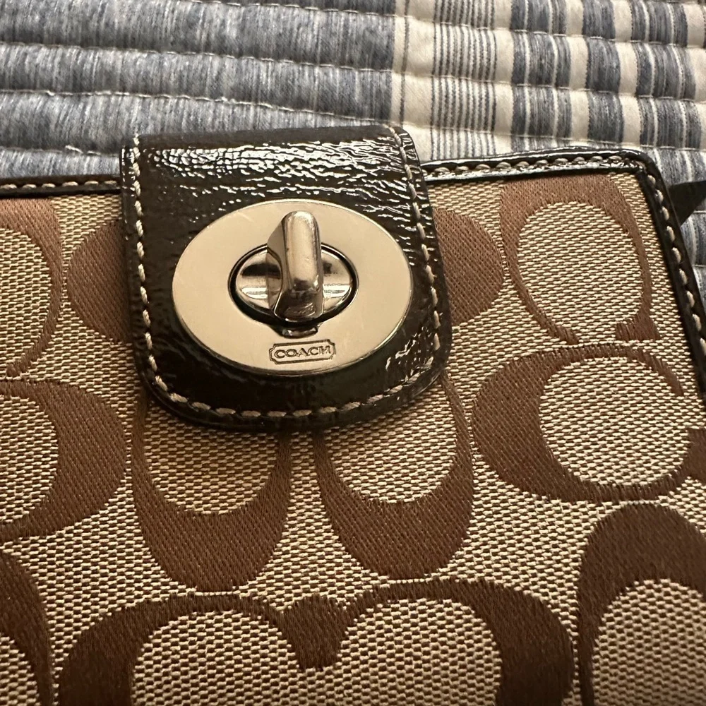 Coach Signature Brown and Cream Wallet - Picture 2 of 6